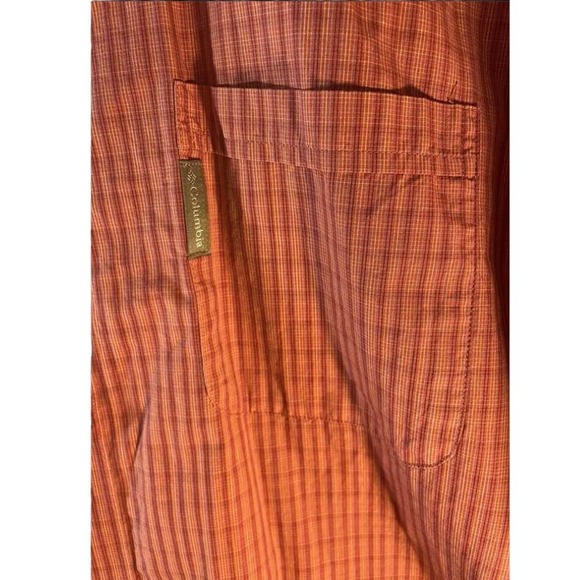 Columbia short sleeve button down Size L - Picture 3 of 4